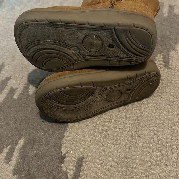 Wonder Nation faux fur tan toddler boots size 4 - Picture 8 of 9